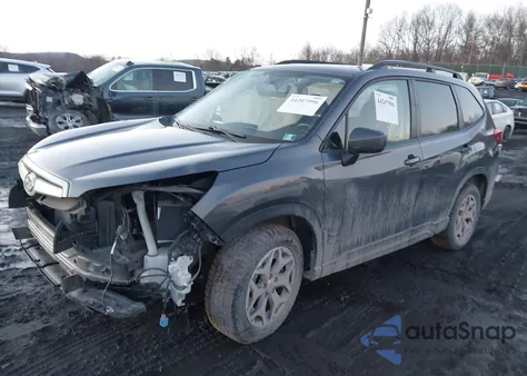 2021 Subaru Forester Premium z USA, uszkodzony, nr VIN JF2SKAJC2MH521165